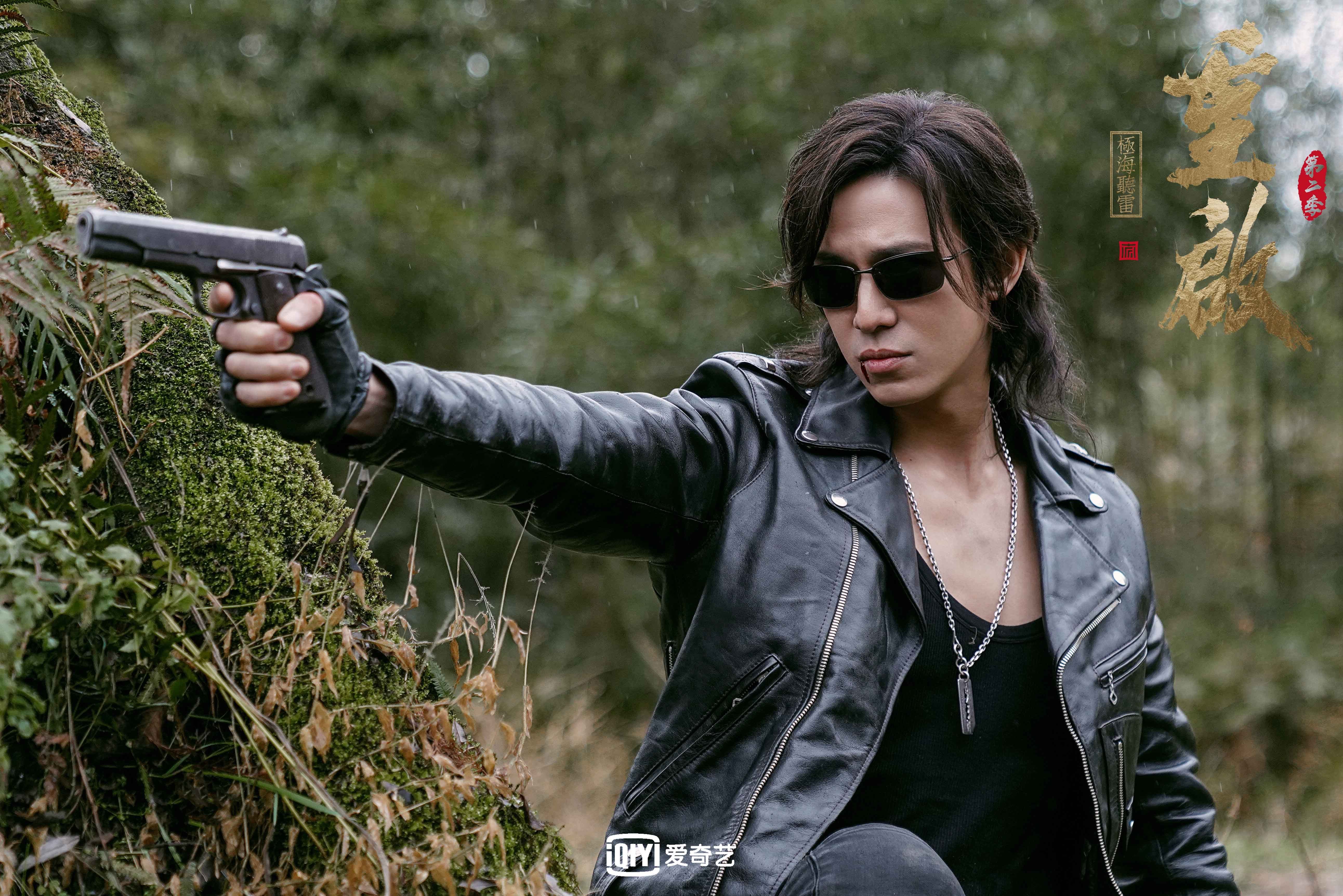 德国男子跳水选手在双人10米跳台比赛中获得银牌，德国女子双人跳水